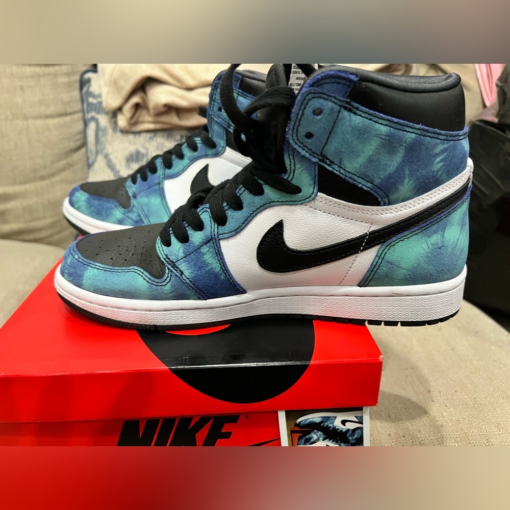 Women’s Nike Air Jordan 1